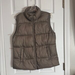 Heatkeep Taupe/Gray Down Puffer Vest - size Medium